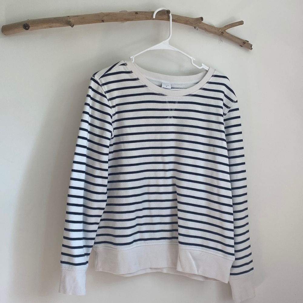 women’s striped sweatshirt